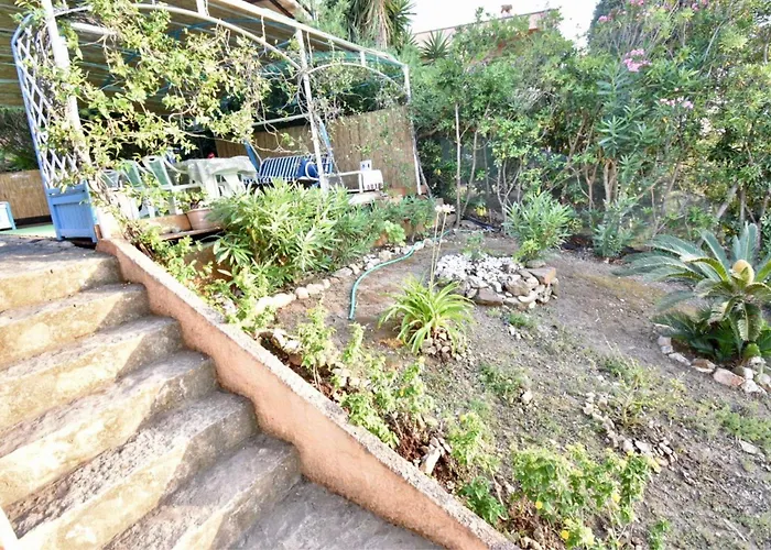 Giulia Domus De Maria